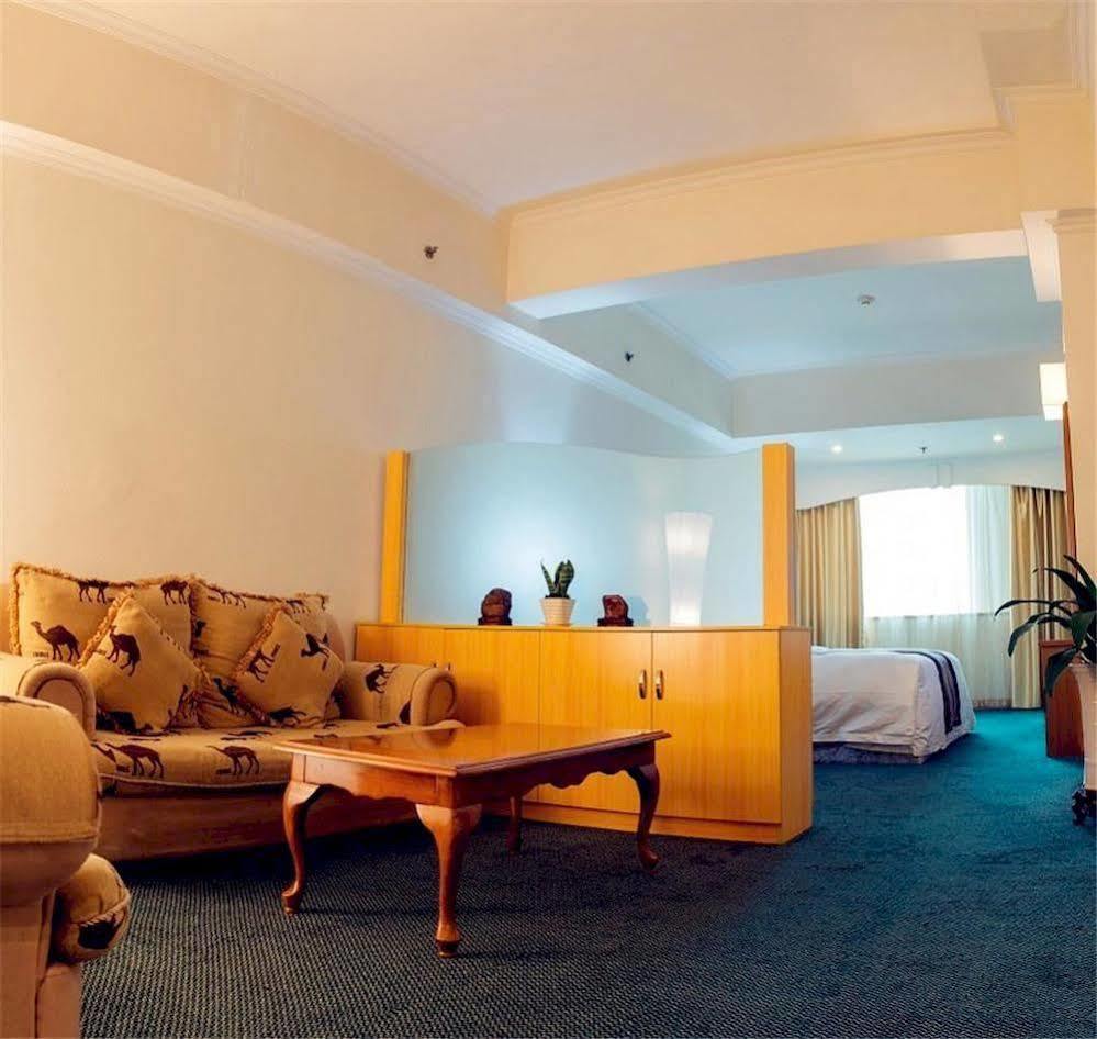Lijing Grand Hotel City Center Liuzhou Exteriör bild
