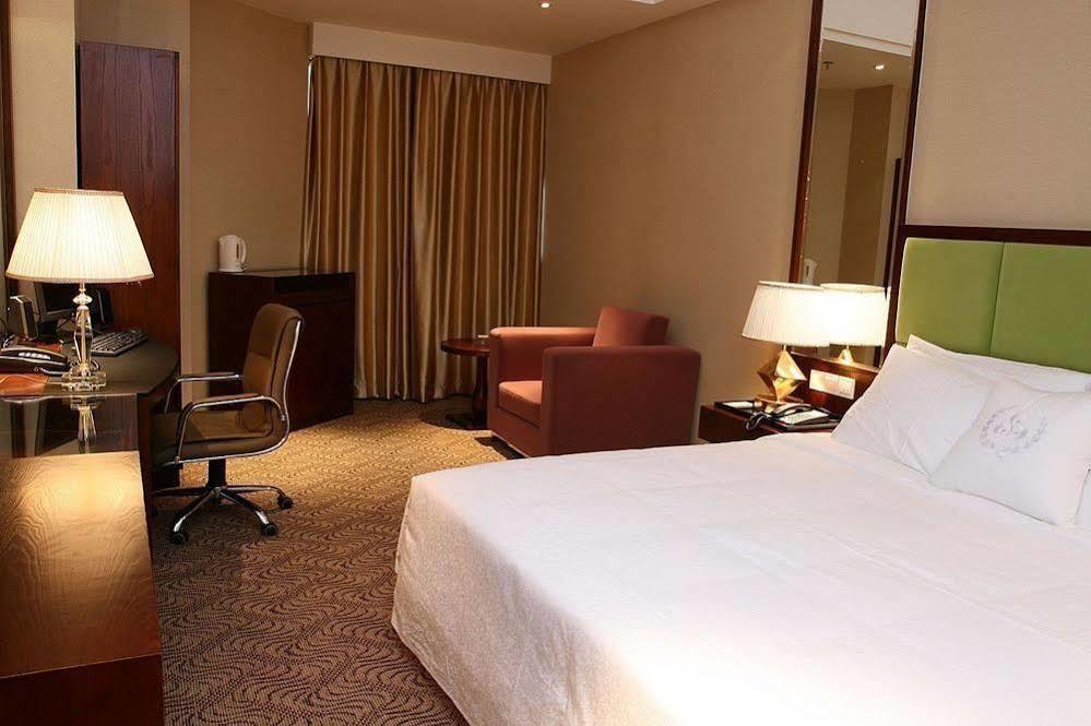 Lijing Grand Hotel City Center Liuzhou Exteriör bild